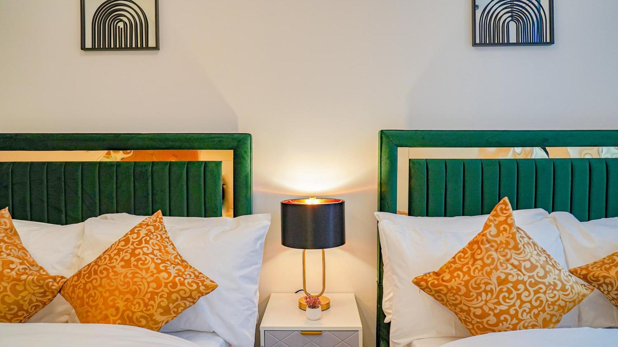 New Luxurious Stunning Block Apartments In Central ลอนดอน ภายนอก รูปภาพ
